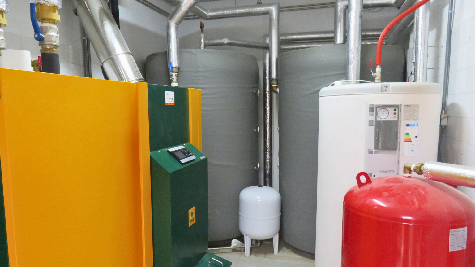 Централно отопление на българското крайбрежие: актуално ли е през 2025 г.?